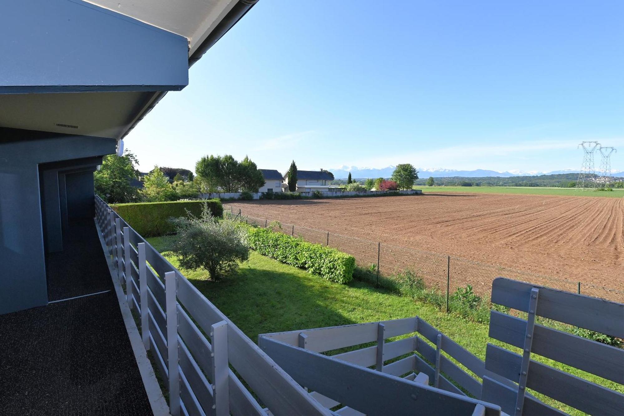Kyriad Tarbes Odos Exterior foto