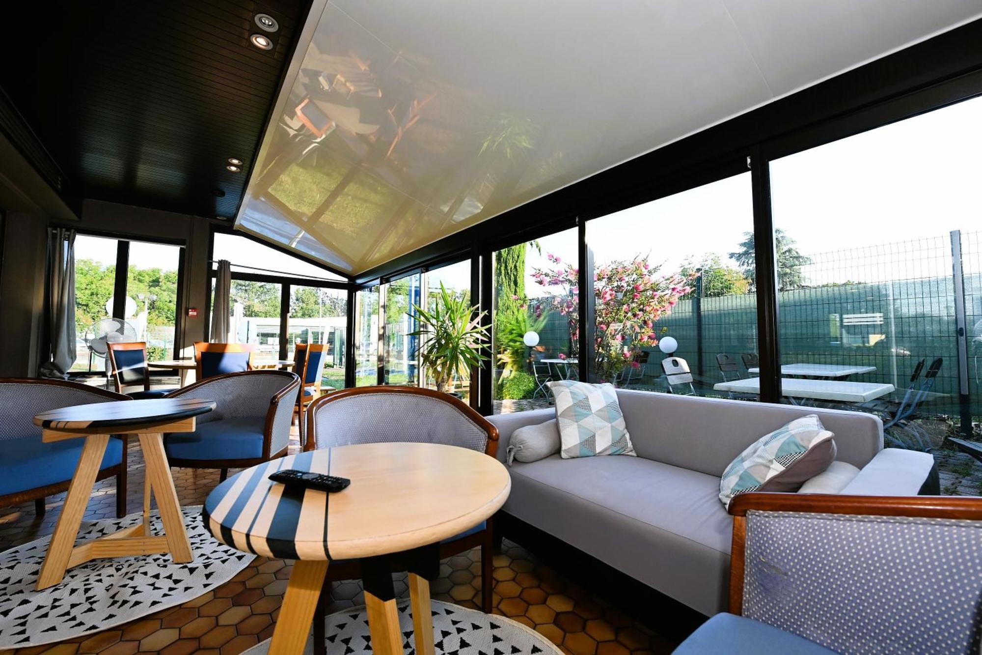 Kyriad Tarbes Odos Exterior foto